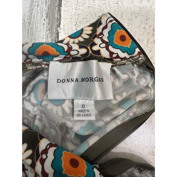 Donna Morgan Moroccan Floral Dress 0 | Sleeveless | Stretch | Knee Length - Picture 3 of 9